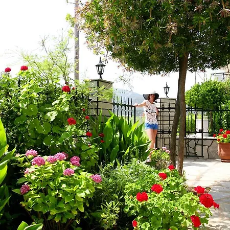 Philoxenia 2* Prínos